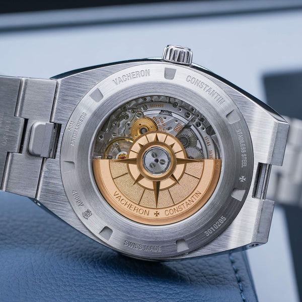 Caseback of Vacheron Constantin Overseas Moonphase Retrograde 4000V Blue Dial showing movement