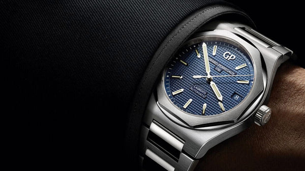Girard-Perregaux Laureato with blue dial and stainless steel bracelet on wrist