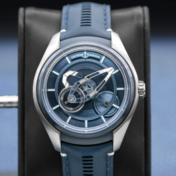 Central view of Ulysse Nardin Freak X Titanium Blue Dial 