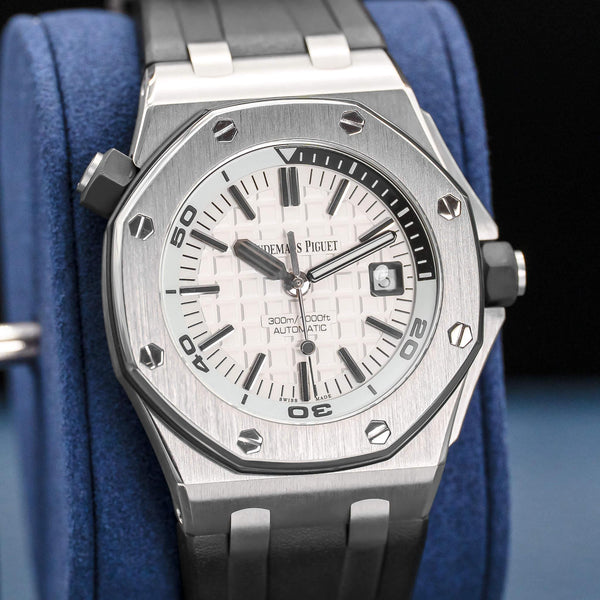 Audemars Piguet Royal Oak Offshore Diver 15710ST 42mm Box & Papers