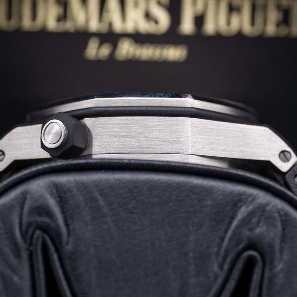 Audemars Piguet Royal Oak Offshore Diver 15710ST 42mm Box & Papers