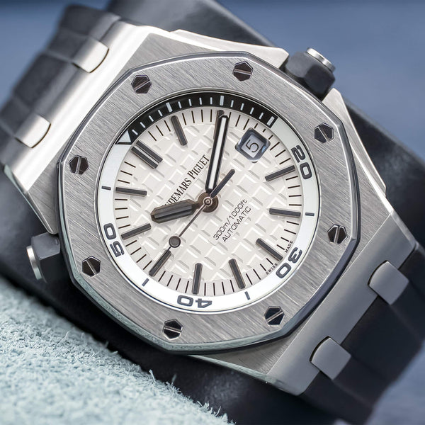 Audemars Piguet Royal Oak Offshore Diver 15710ST 42mm Box & Papers