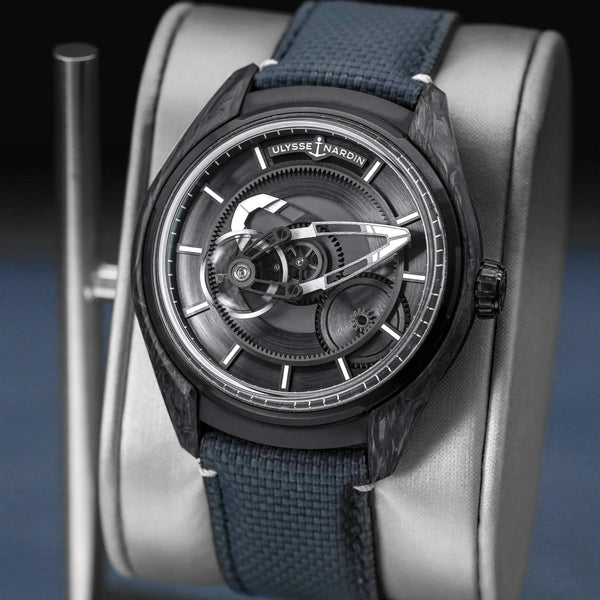 Close-up opposing view of Ulysse Nardin Freak X Carbon 2303-270/CARB