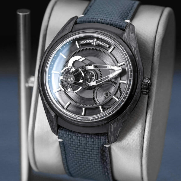 Angled opposing view with reflection of Ulysse Nardin Freak X Carbon 2303-270/CARB