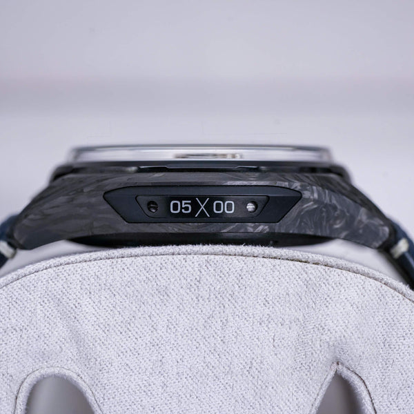 Side profile of Ulysse Nardin Freak X Carbon 2303-270/CARB