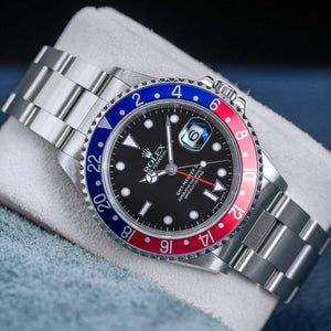 Front view of Rolex GMT Master II 16710 “Pepsi” 40mm