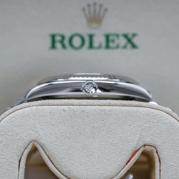 Side profile of Rolex Datejust 126334 “Rhodium” Dial 