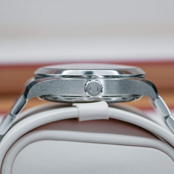 Side profile of Omega Seamaster Aqua Terra Blue Teak Dial 