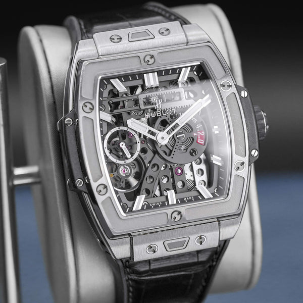 Angled view with reflection of Hublot Spirit of Big Bang Meca-10 