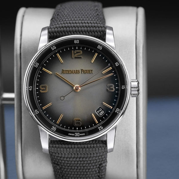 Central view of Audemars Piguet Code 11.59 15210CR Grey Dial