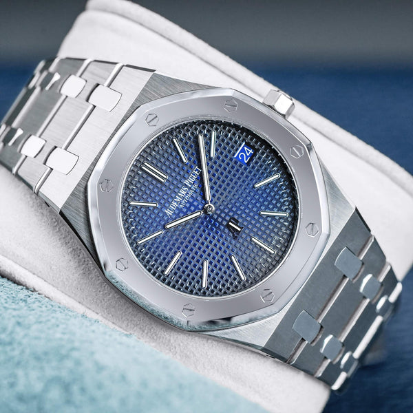 Further front view of Audemars Piguet Royal Oak 15202IP "Jumbo" Extra Thin Blue
