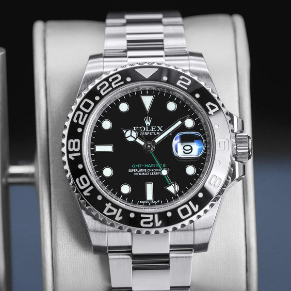 Central view of Rolex GMT-Master II 116710LN Green Arrow