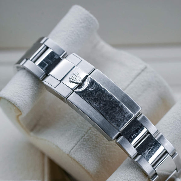 Rolex Yacht-Master 116622 Rhodium Dial  strap and buckle detail