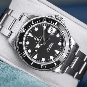 Front view of Tudor Submariner 75090 Black Dial
