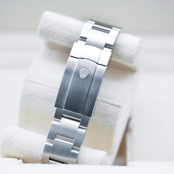Rolex Oyster Perpetual 134300 Blue Dial strap and buckle detail