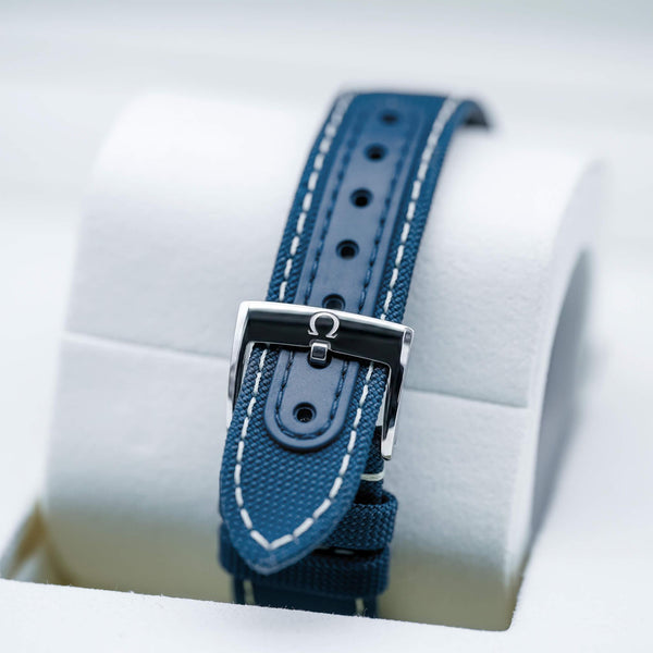 Omega Speedmaster “Silver Snoopy Award” 50th Anniversary 2022 strap and buckle detail
