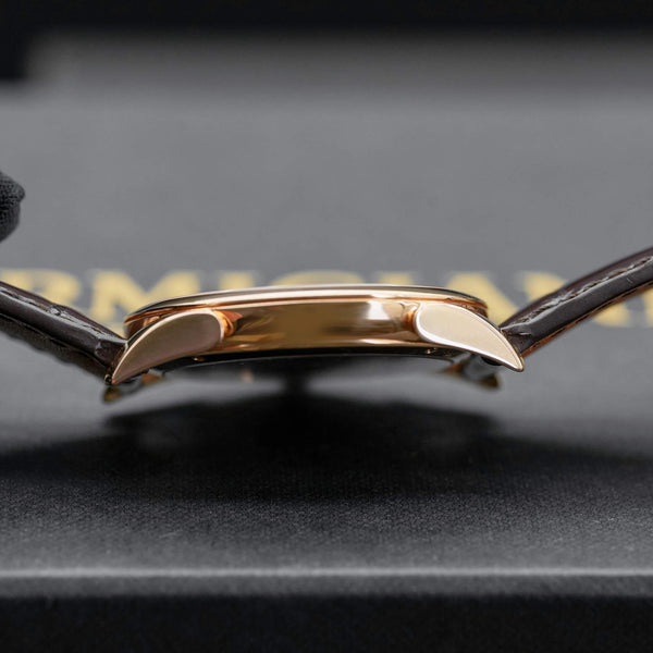 Opposite side view of Parmigiani Fleurier Tonda 1950 Rose Gold White Dial 