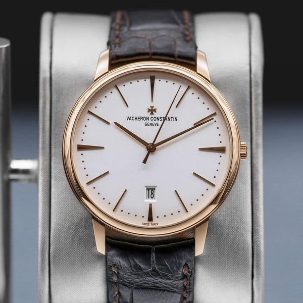 Central view of Vacheron Constantin Patrimony 85180 Silver Dial