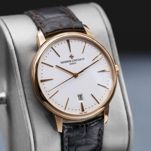 Angled view with reflection of Vacheron Constantin Patrimony 85180 Silver Dial