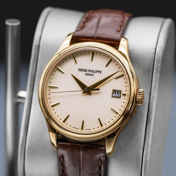 Close-up opposing view of Patek Philippe Calatrava 5227J Ivory Dial