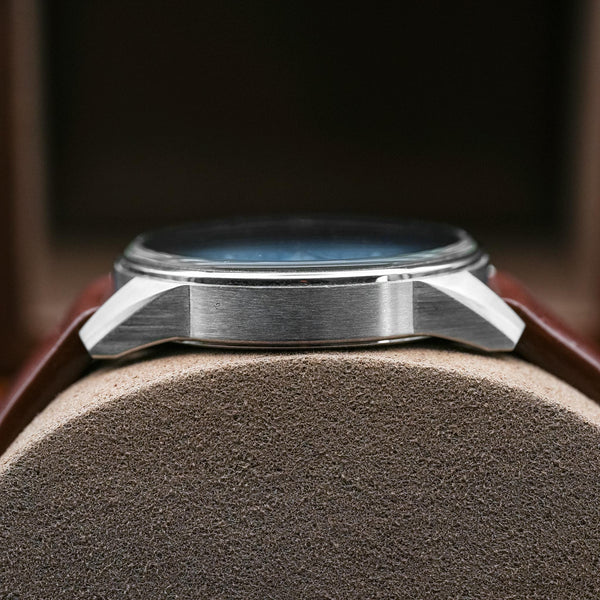 Opposite side view of  Jaeger-LeCoultre Polaris Q9008480 Blue Dial 