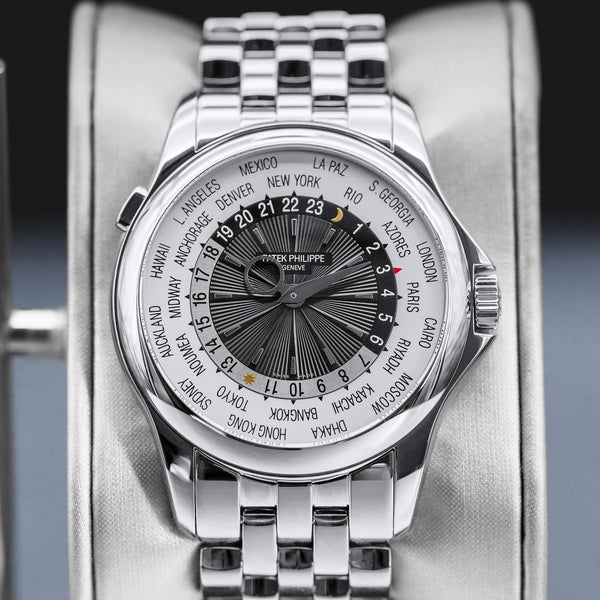 Central view of Patek Philippe Complications World Time 5130/1G 
