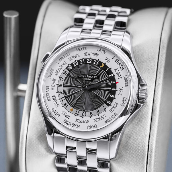 Close-up opposing view of Patek Philippe Complications World Time 5130/1G