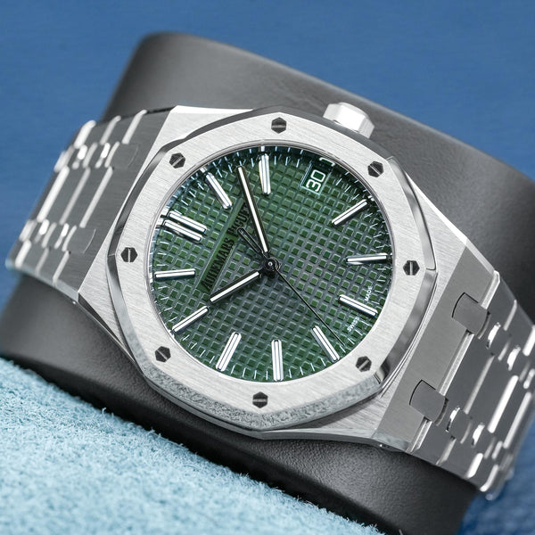 Audemars Piguet Royal Oak 15510ST Green Dial 41mm 2025 Box & Papers