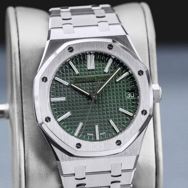 Audemars Piguet Royal Oak 15510ST Green Dial 41mm 2025 Box & Papers