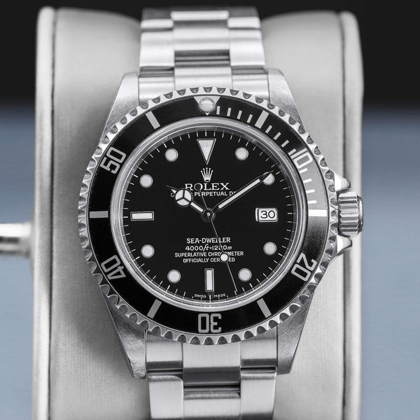 Central view of Rolex Sea-Dweller 16600 Black Dial