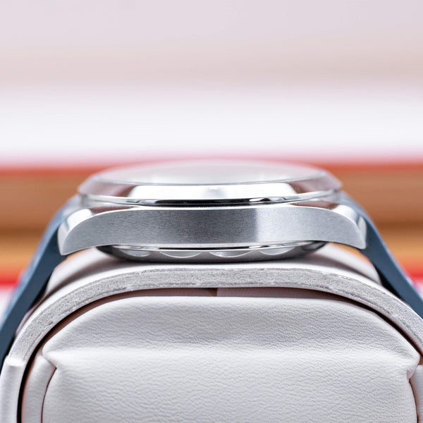 Side profile of Omega Seamaster Aqua Terra Blue Dial
