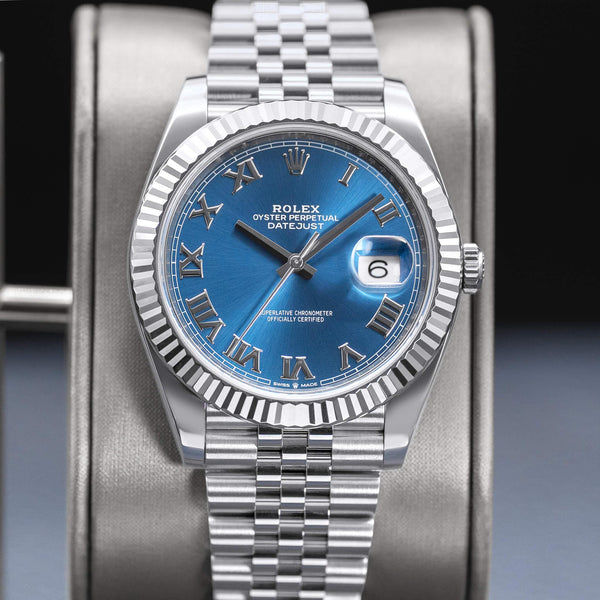 Central view of Rolex Datejust 126334 Blue Azurro Dial
