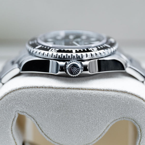Opposite side view of Rolex Sea-Dweller SD4K 116600