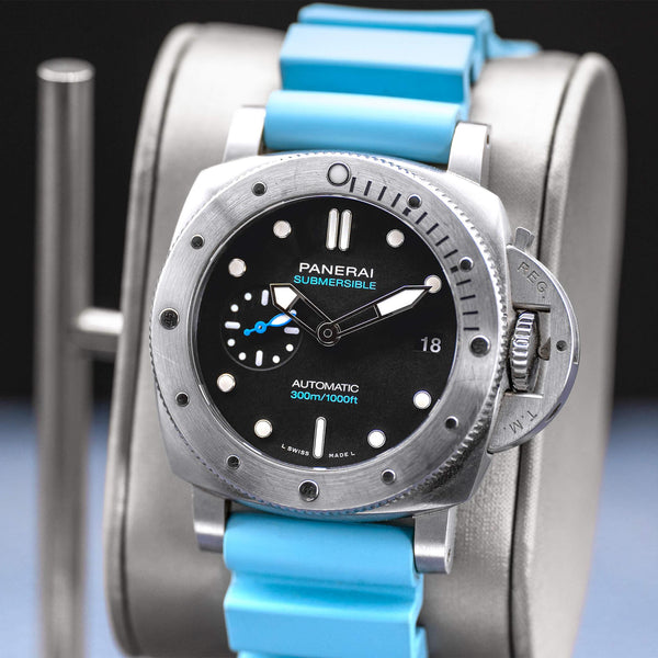Close-up opposing view of Panerai Submersible PAM02973 Black Dial 