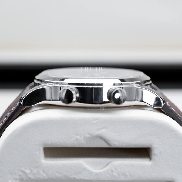 Side profile of Patek Philippe Calatrava Travel Time 5524G Blue Dial 