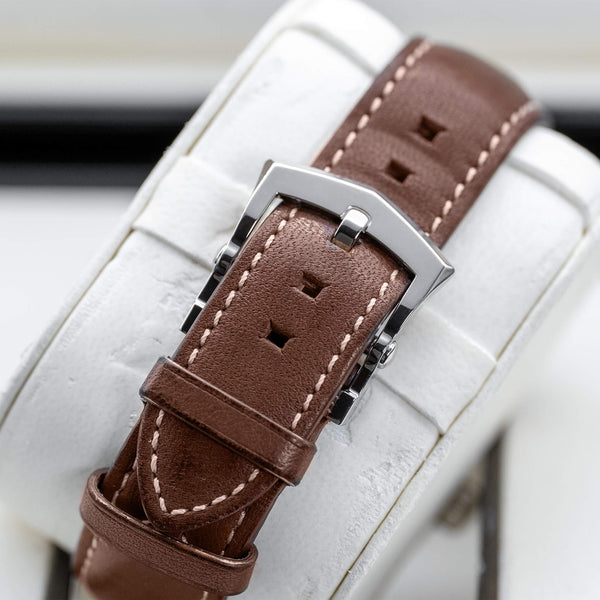 Patek Philippe Calatrava Travel Time 5524G Blue Dial strap and buckle detail