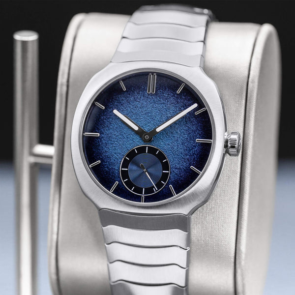 Close-up opposing view of H.Moser & Cie Streamliner Blue Enamel 6500-1200