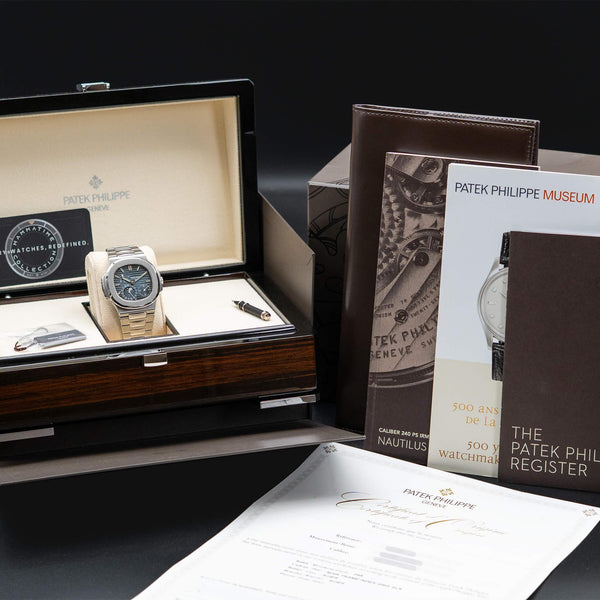 Patek Philippe Nautilus 5712/1A-001 Blue Dial 40mm 2022 Box & Papers