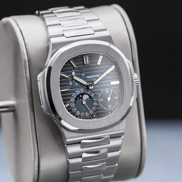 Patek Philippe Nautilus 5712/1A-001 Blue Dial 40mm 2022 Box & Papers