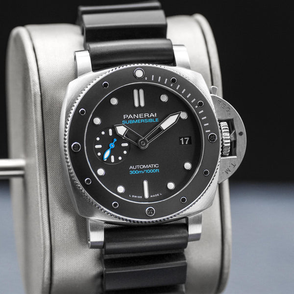 Panerai Luminor Submersible PAM00683 42mm Box & Papers
