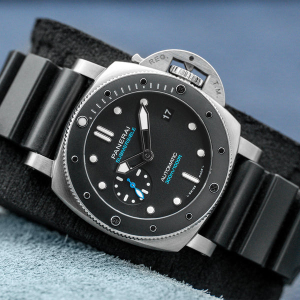 Panerai Luminor Submersible PAM00683 42mm Box & Papers