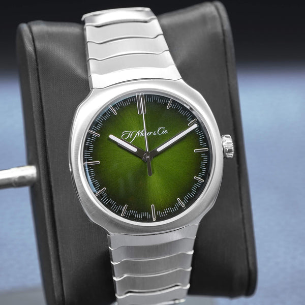 H. Moser & Cie Streamliner Centre Seconds Matrix Green 6201-1200 2022 Box & Pape