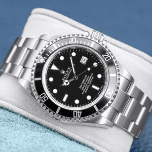 Front view of Rolex Sea-Dweller 16600 Black Dial