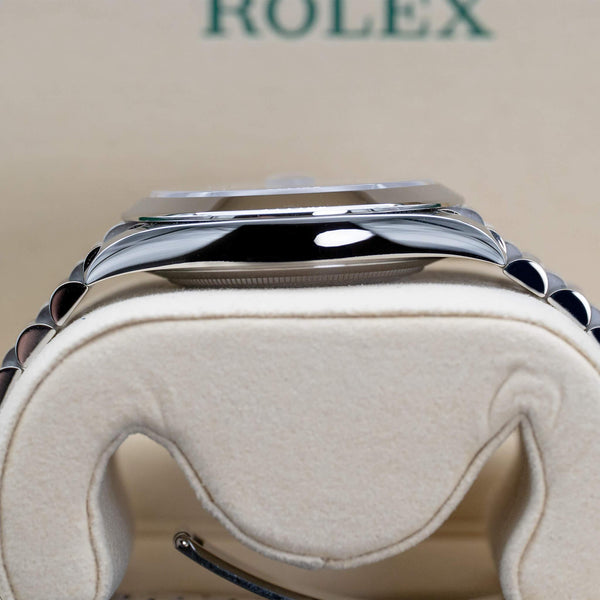 Rolex Datejust 126300 Blue Dial Smooth Jubilee 41mm Box & Papers