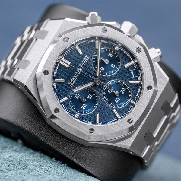 Front view of Audemars Piguet Royal Oak Chrono 26240ST Blue Dial