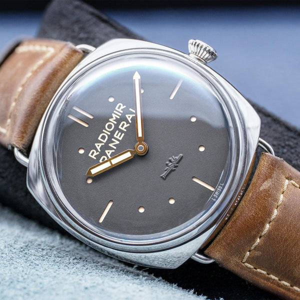 Front view of Panerai Radiomir 3 Days 47mm PAM00425 2014